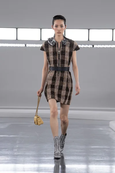 Look 19